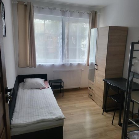 Rooms4Rest Popularna - Private Rooms For Tourists - Atr Consulting Sp, Z O,O, วอร์ซอ ภายนอก รูปภาพ
