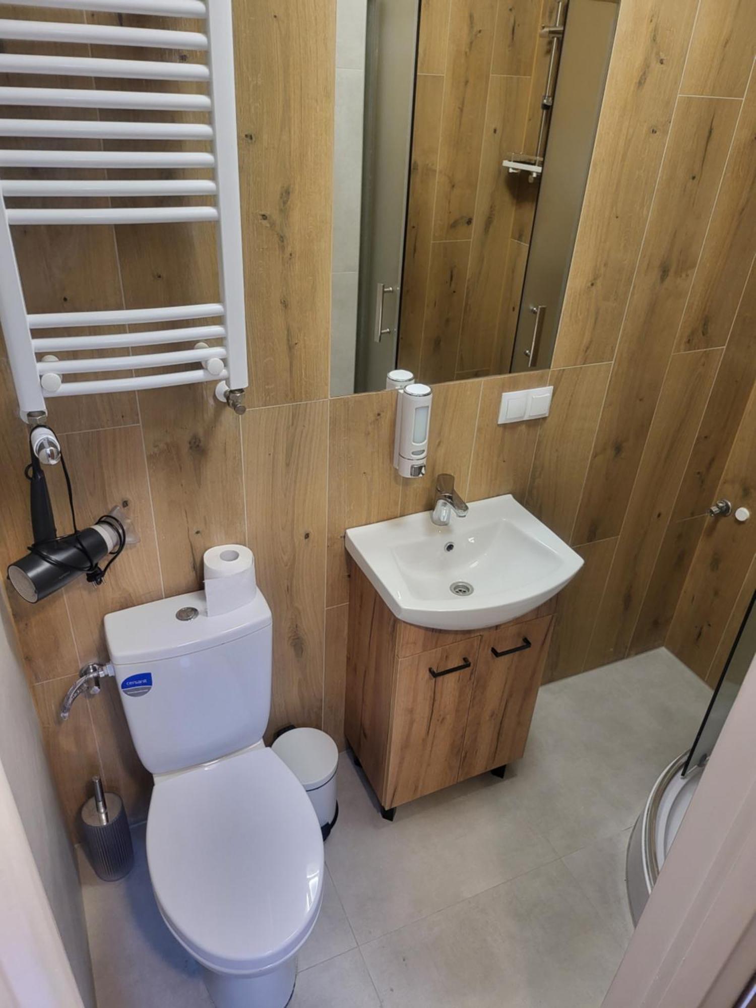 Rooms4Rest Popularna - Private Rooms For Tourists - Atr Consulting Sp, Z O,O, วอร์ซอ ภายนอก รูปภาพ