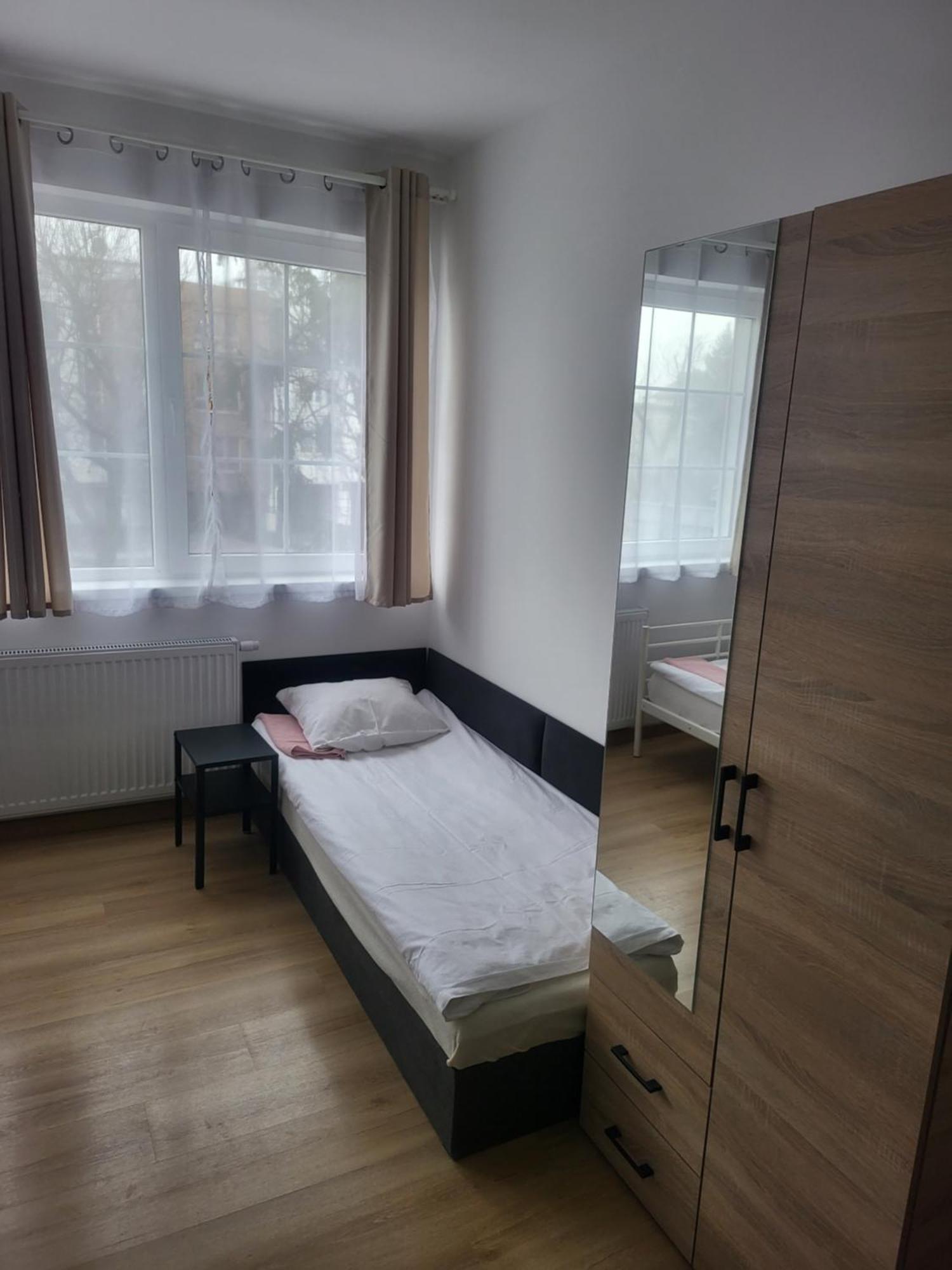 Rooms4Rest Popularna - Private Rooms For Tourists - Atr Consulting Sp, Z O,O, วอร์ซอ ภายนอก รูปภาพ