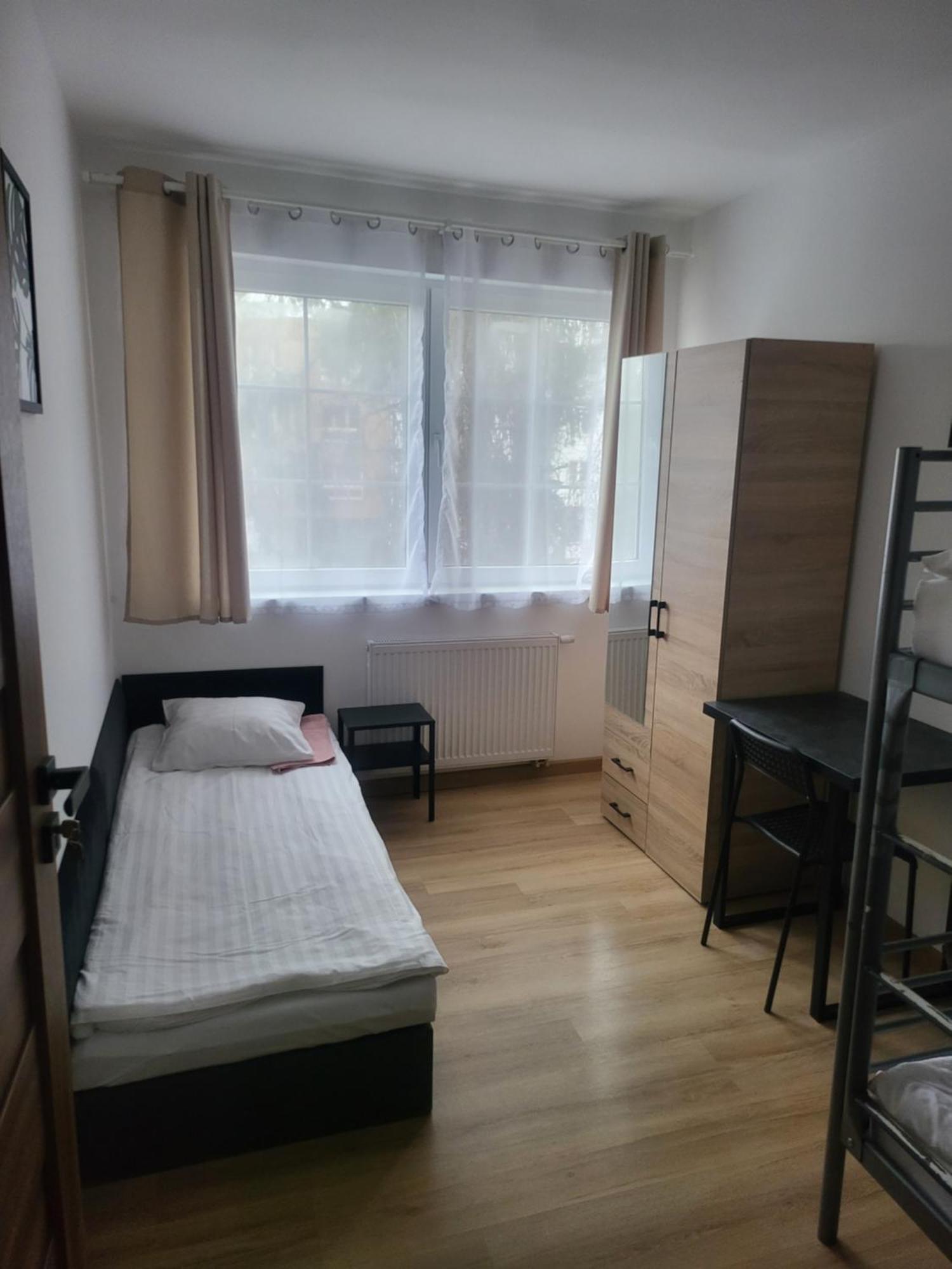 Rooms4Rest Popularna - Private Rooms For Tourists - Atr Consulting Sp, Z O,O, วอร์ซอ ภายนอก รูปภาพ